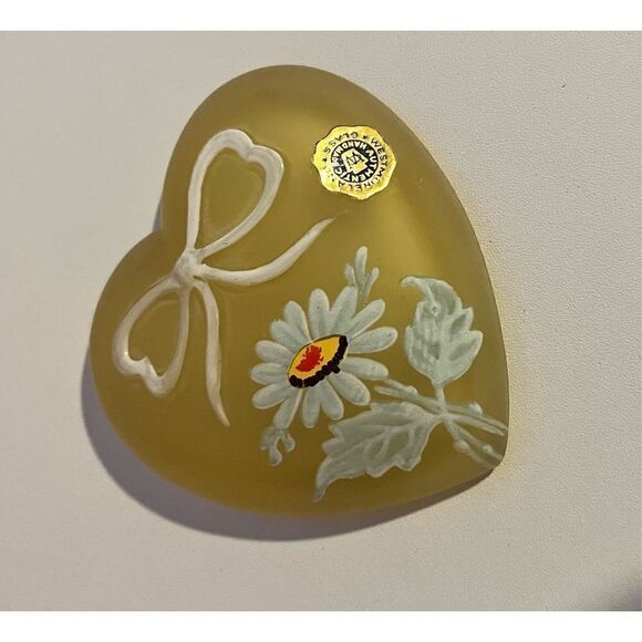 Westmoreland Glass Heart Original sticker hand painted yellow - Picture 9 of 16